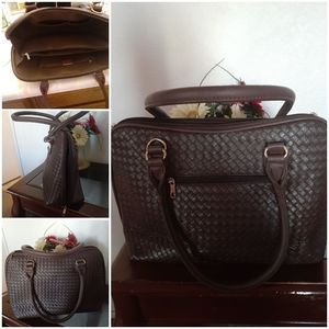 - Womens handbag basket weave.